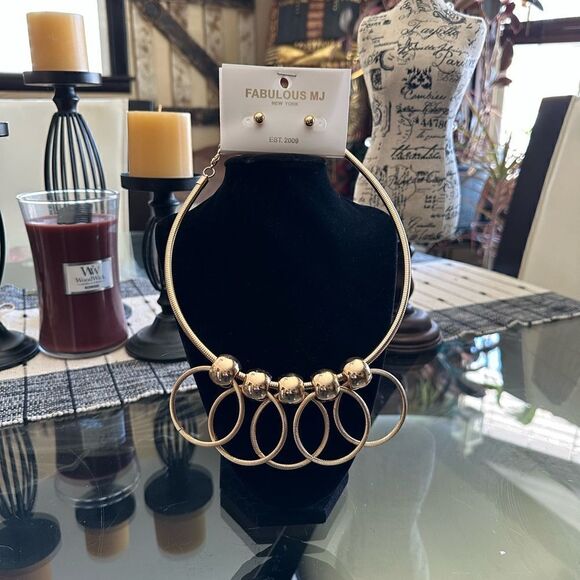 Beautiful loop Rope necklaces with earrings. One Gold set,one Silver & Gold set - Picture 10 of 10